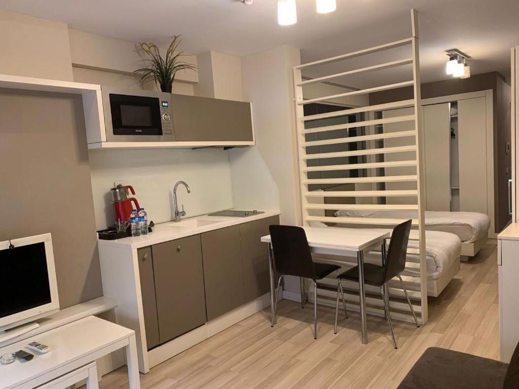 Arwin Hotel إسكيشير المظهر الخارجي الصورة