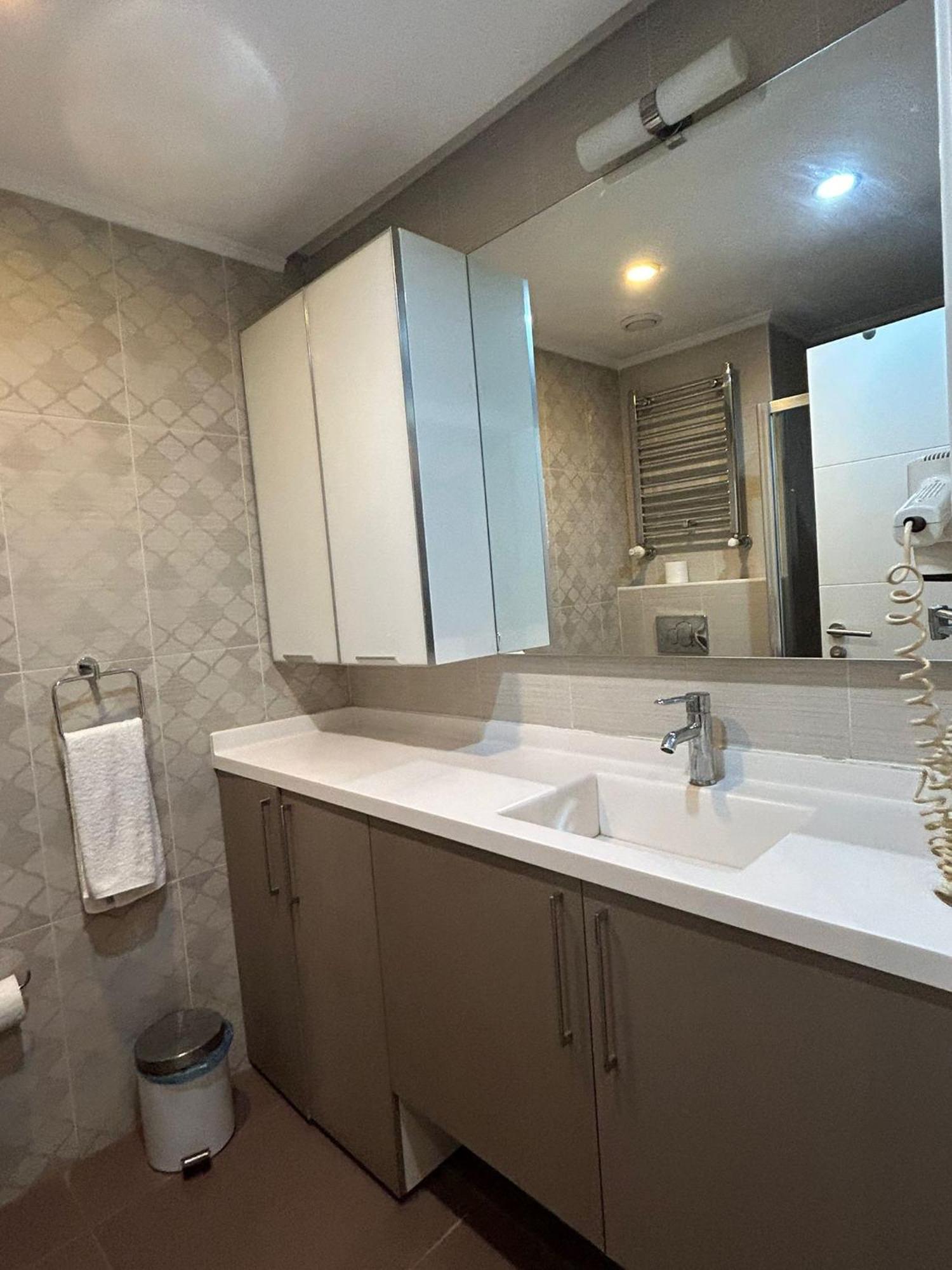 Arwin Hotel إسكيشير المظهر الخارجي الصورة