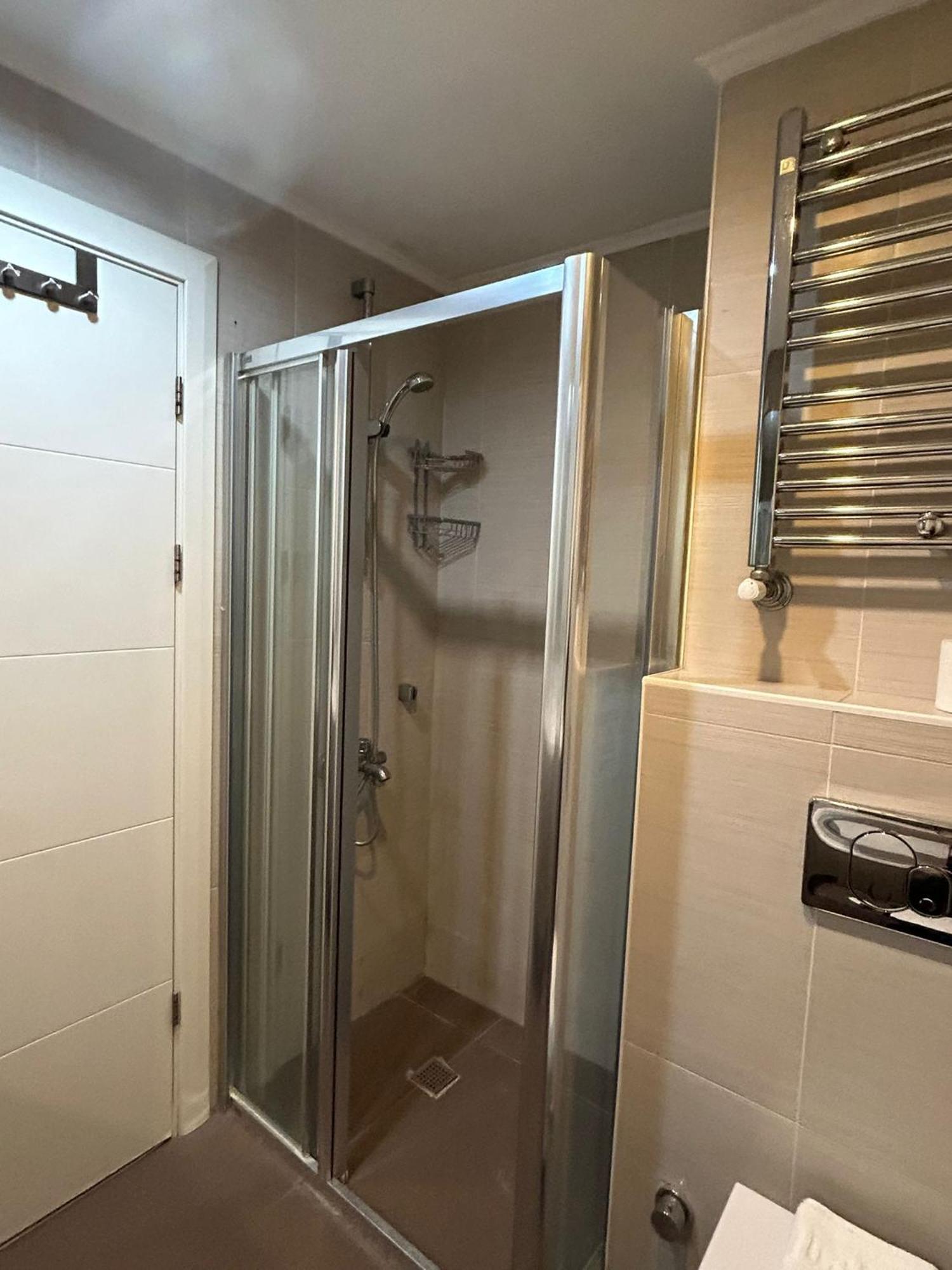 Arwin Hotel إسكيشير المظهر الخارجي الصورة
